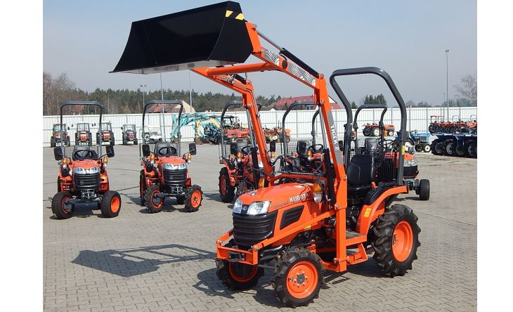 Kubota, model B1241 4WD + TUR